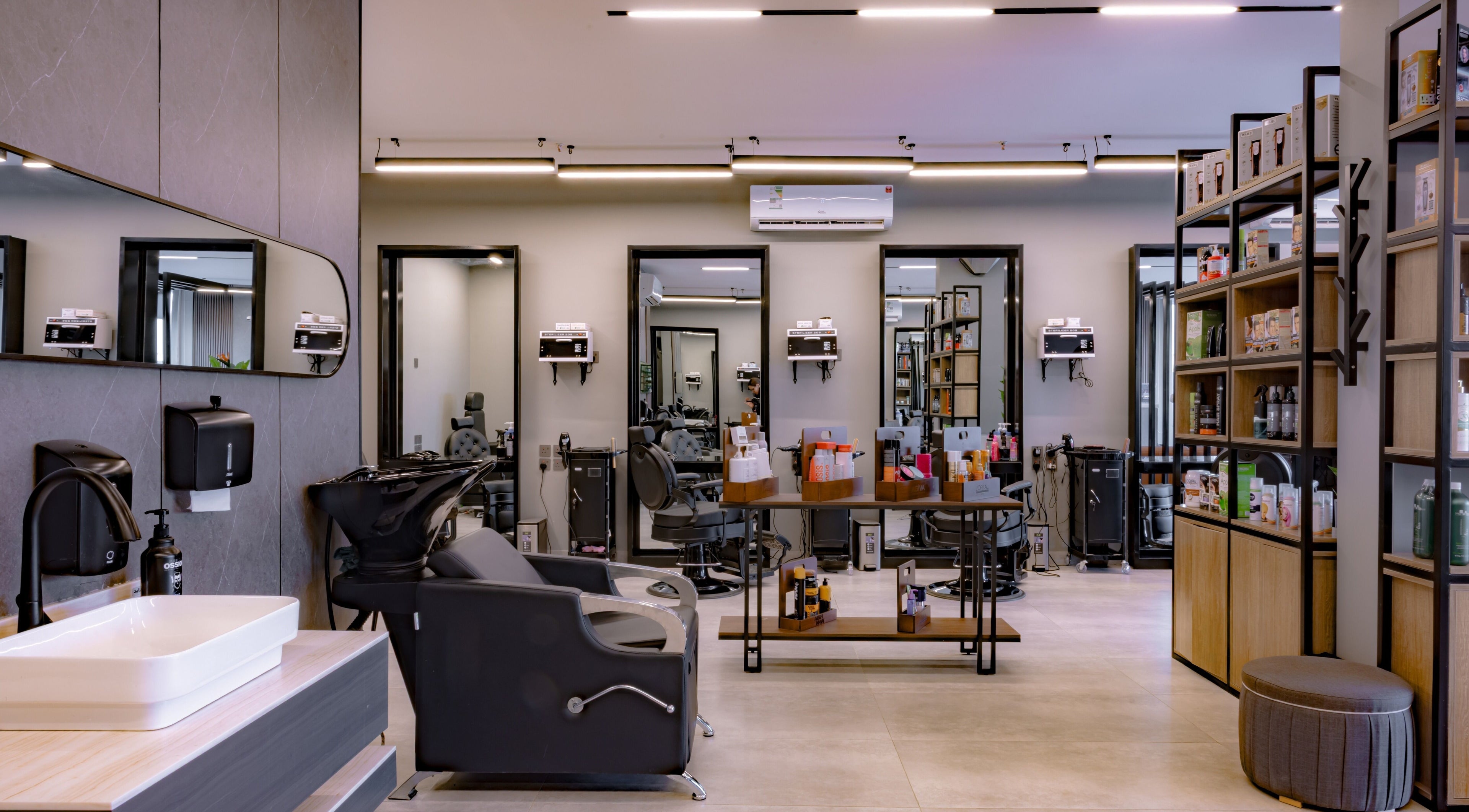 Chic interior of The Address Barber | صالون العنوان النزهة in Riyadh, Riyadh Province, SA. Stylish and welcoming space.