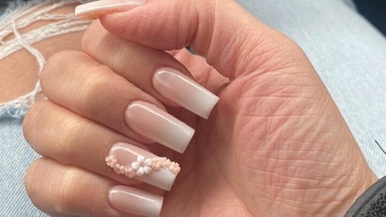 Best salons for acrylic nails in Bramalea North Industrial, Toronto