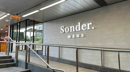 Sonder Mens l Chatswood afbeelding 2