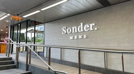 Sonder Mens l Chatswood Bild 3