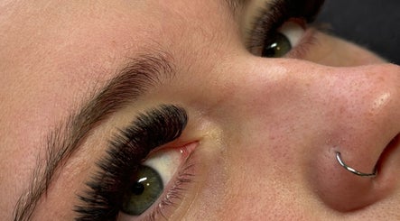 The Lash Lounge