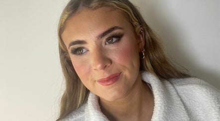 Isabella Butler Makeup изображение 2