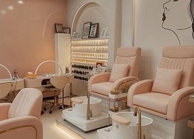 Luxurious manicure and pedicure area at Glam Hub Beauty Centre, دبي, دبي, AE designed for ultimate relaxation.