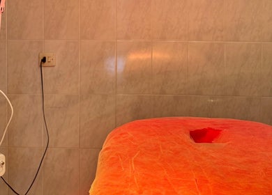 Sala de Fisioterapia en Fisioterapia, Quiromasaje y Nutrición Sandra Alcaraz, San Pedro Del Pinatar, Región De Murcia, ES.