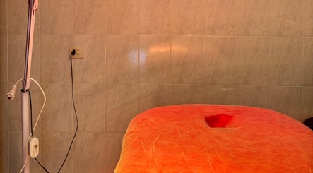 Sala de Fisioterapia en Fisioterapia, Quiromasaje y Nutrición Sandra Alcaraz, San Pedro Del Pinatar, Región De Murcia, ES.