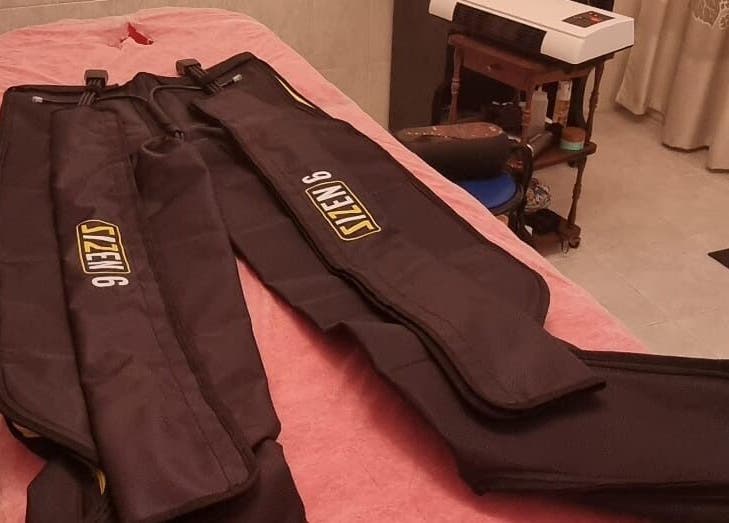 Equipo de presoterapia en Fisioterapia, Quiromasaje y Nutrición Sandra Alcaraz, San Pedro Del Pinatar, Región De Murcia, ES.