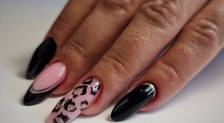 Ana Gimeno Nails imagem 2