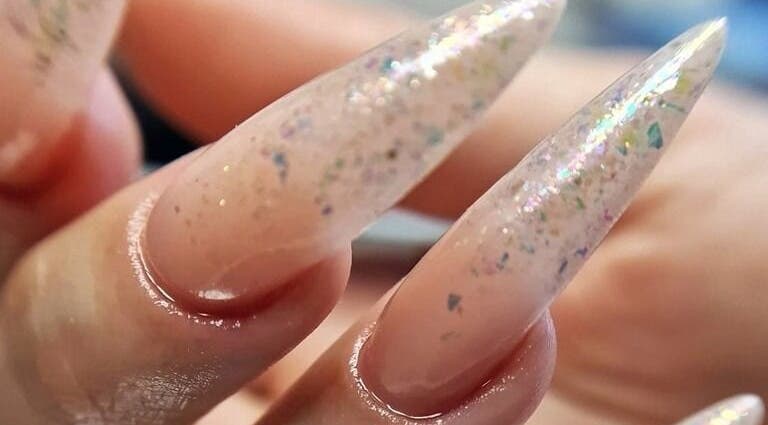 Uñas con diseño de brillo en Ana Gimeno Nails, Benimodo, Comunidad Valenciana, ES.