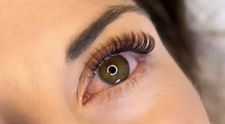 Close-up of expertly applied eyelash extensions at LP Extensions, Fordingbridge, England, GB.