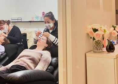 Eyelash extensions at Holylashes North Melbourne, Melbourne, Victoria, AU. Relaxing beauty session in progress.