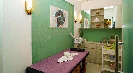 Ashtamudi Ladies Salon Al Nahda image 2