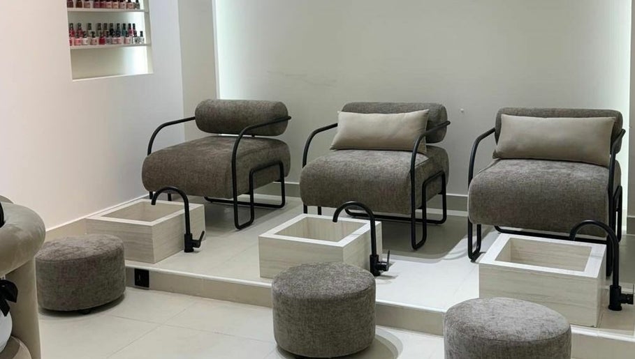 Otro Beauty Salon image 1