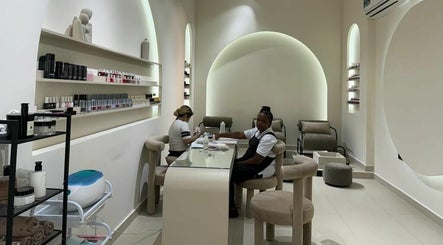 Otro Beauty Salon image 3