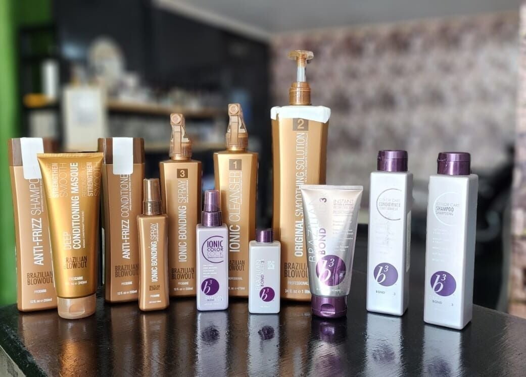 Productos antifrizz de Gladys Alonso en Coatzacoalcos, Veracruz, MX, mostrando amplia variedad de cuidado capilar.