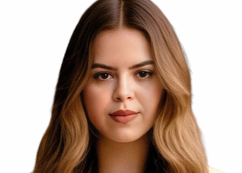 Jovem com penteado elegante na Authentic Beauty, São João Da Madeira, Aveiro, PT.