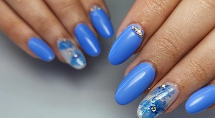 Bloomingnails by L slika 2