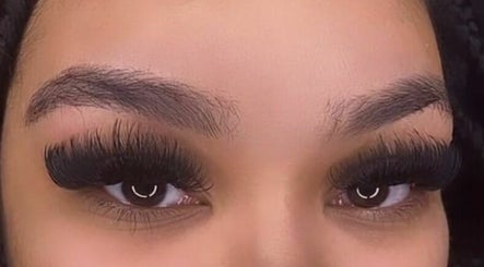 Baddie LashBar image 2