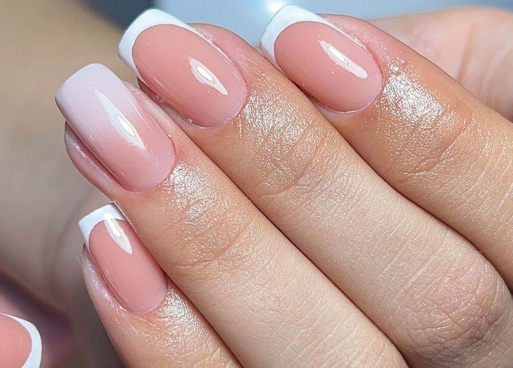 Manicura francesa en Studio By Lucia Nails en Madrid, Comunidad De Madrid, ES.