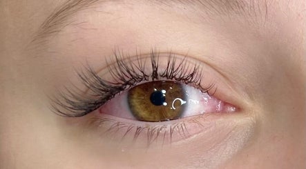 Close-up of expertly crafted eyelash extensions at Eyelash Home, Coomera, Queensland, AU.