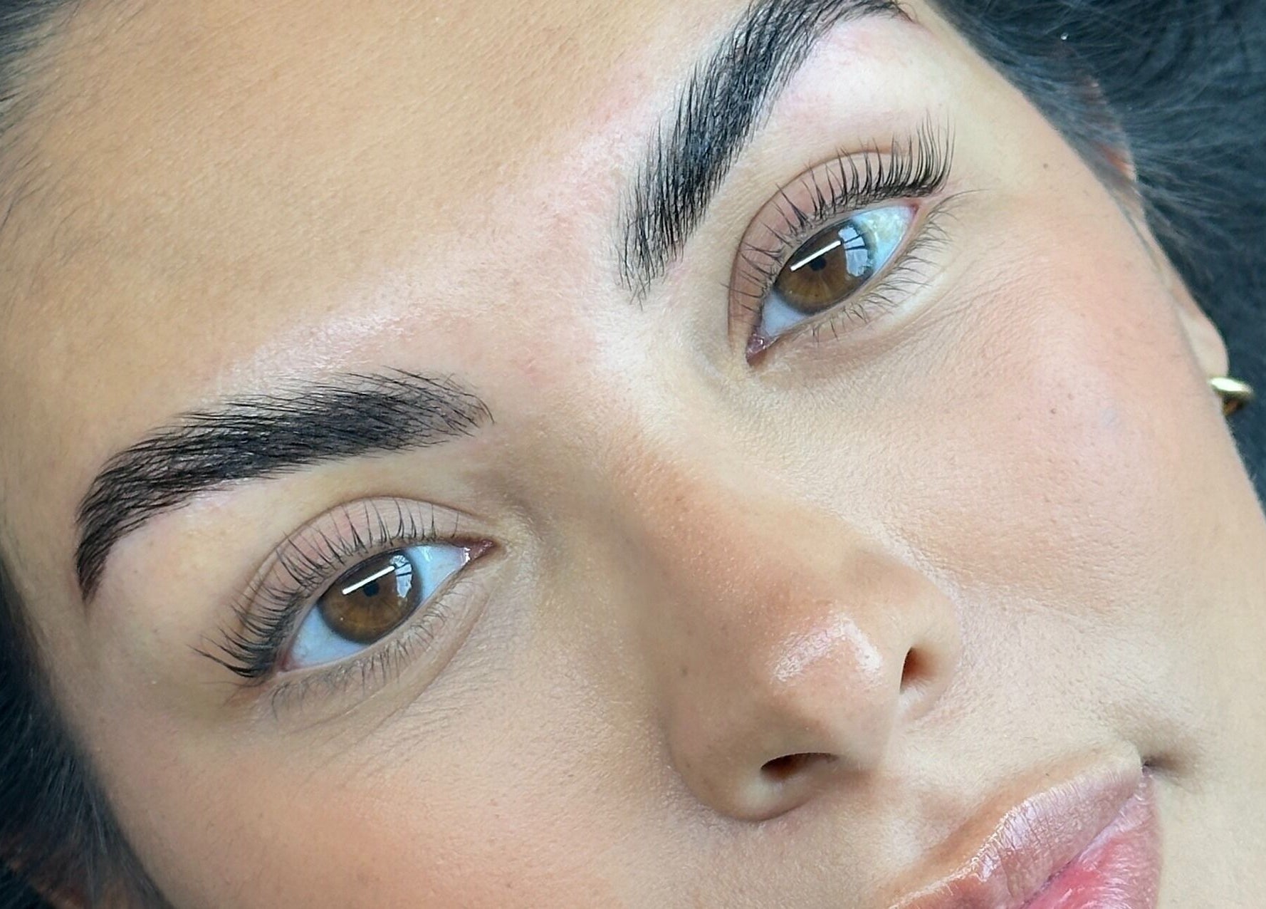 Perfectly groomed eyebrows at Brows by Kasey, Verdun, Québec, CA, showcasing expert beauty care.