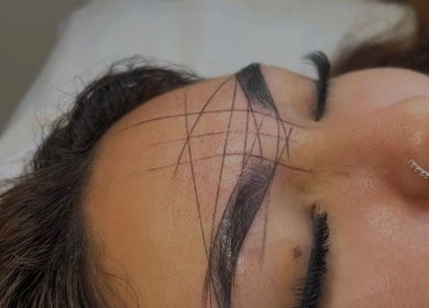 Precision brow mapping at Maria Ramos, London, England, GB for perfect eyebrow shaping.