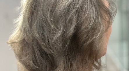 Roxy Hair & Beauty图像2