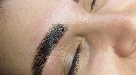 Brow Roomの画像：2