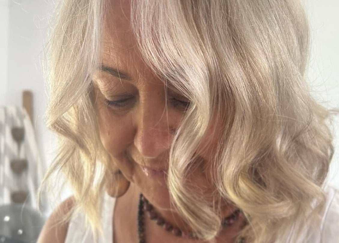 Styled by Jess Toohey creates elegant silver waves in Marks Point, New South Wales, AU.