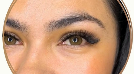 Image de Lashes Cancún - by Meredith G. 2