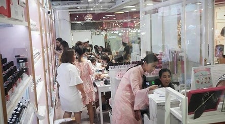 Morning kiss Center Point Of Siam Square изображение 3