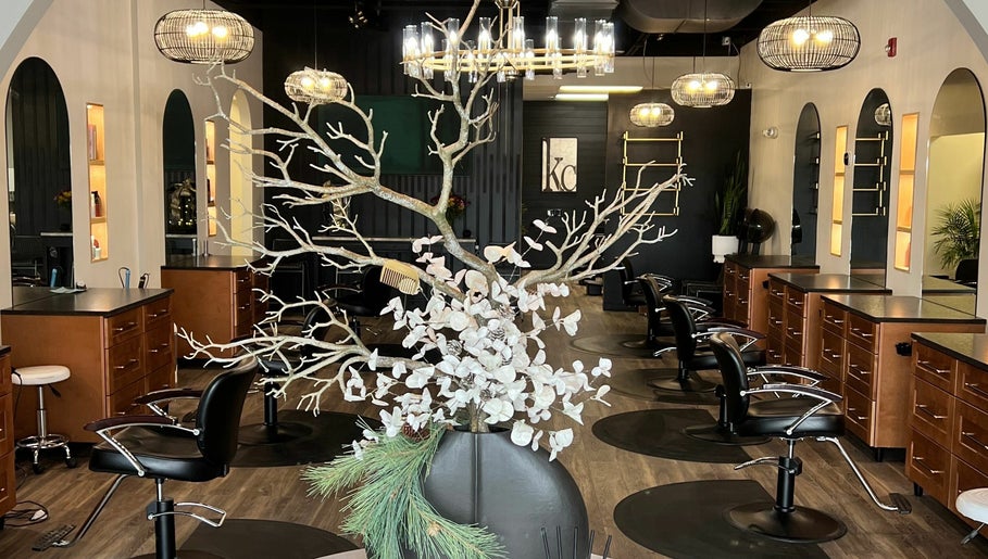 Angie's Chair Salon Located Inside Jo and Co Salon зображення 1