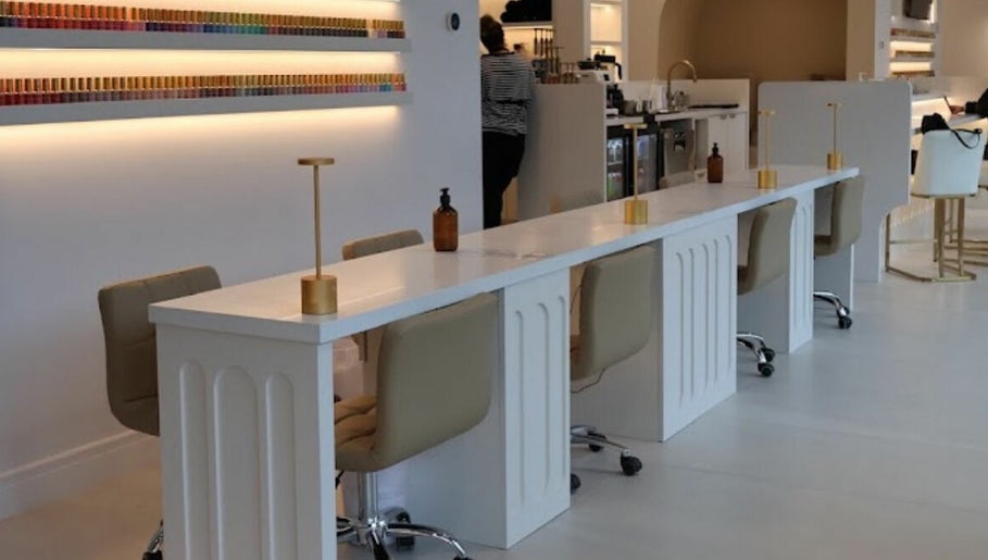 Grimsby Lux Nail Beauty Bar image 1