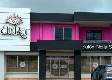 Fachada de Aura Salon | Isabela PR con diseño moderno en Isabela, Isabela, PR.