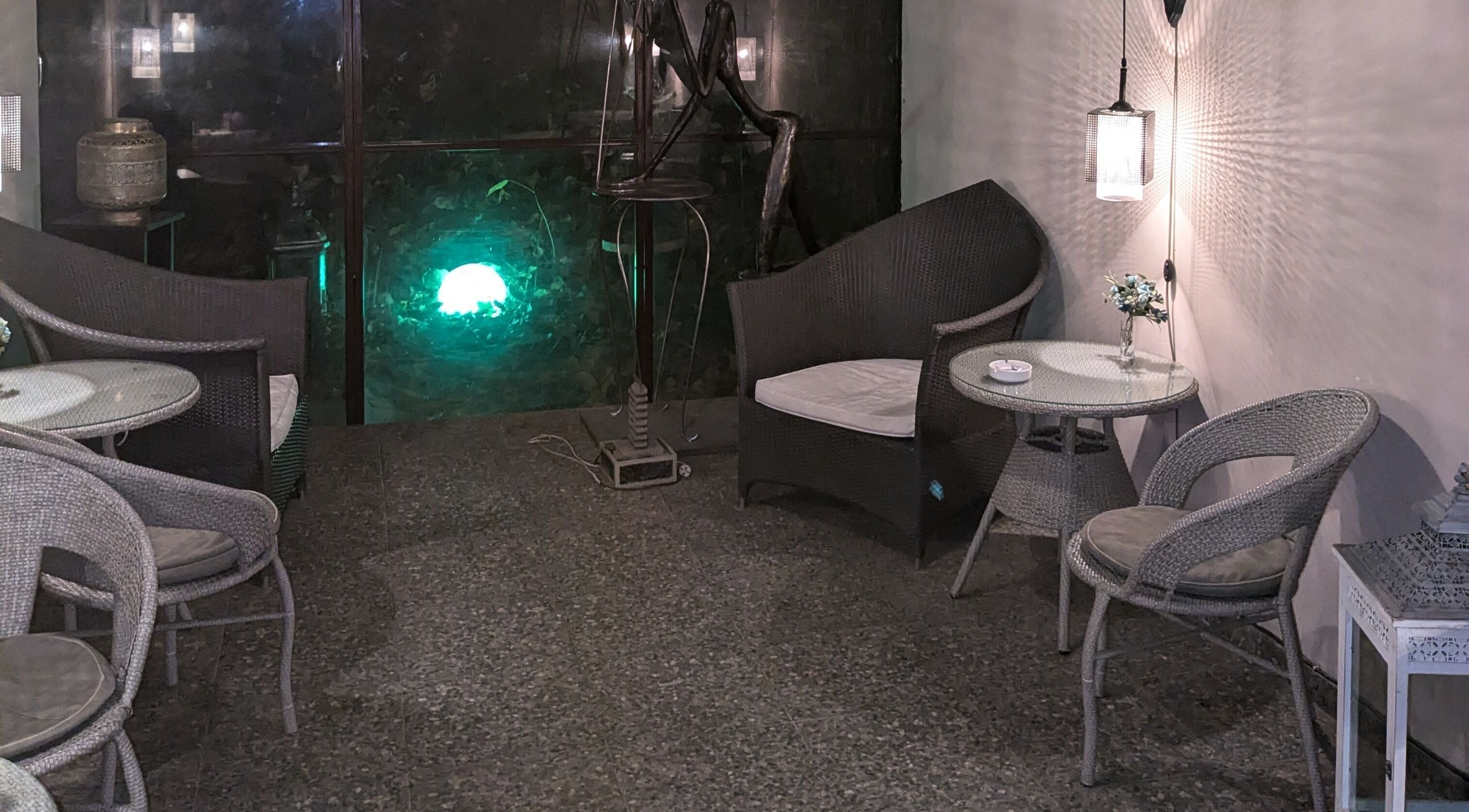 Serene lounge with cozy seating at Premier Spa and Aesthetics, T'bilisi, Tbilisi, GE, offering relaxation.