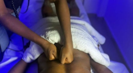 Oyin Mobile Massage and Spa image 2
