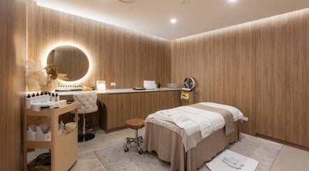 Lumiere Cosmetic Clinic image 2