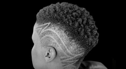 Young Barber Alrode صورة 3