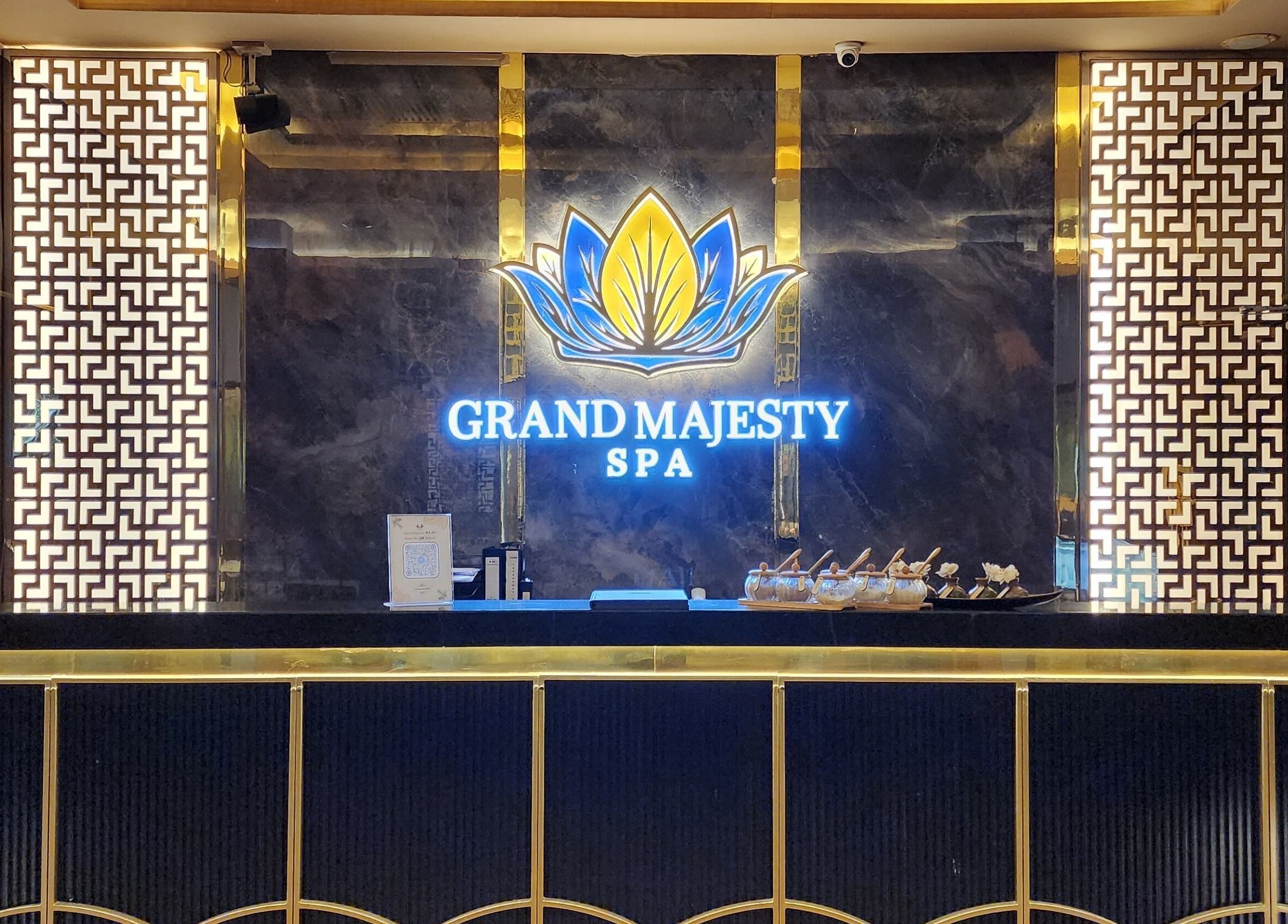 Luxurious reception at Grand Majesty Day Spa, Batam, ID, featuring elegant design and inviting atmosphere.