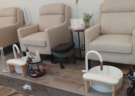 Comfortable pedicure chairs at M&M Studio NYC in New York, US, offering premium relaxation and services.