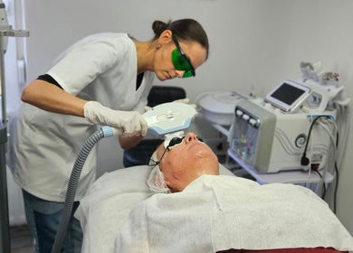 Zabieg laserowy w Primrose Beauty Salon, Helden, Limburg, NL.