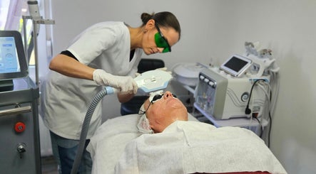 Zabieg laserowy w Primrose Beauty Salon, Helden, Limburg, NL.