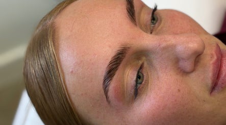 Perfectly shaped brows at By Leah in Whitley Bay, England, GB showcasing expert beauty treatment.