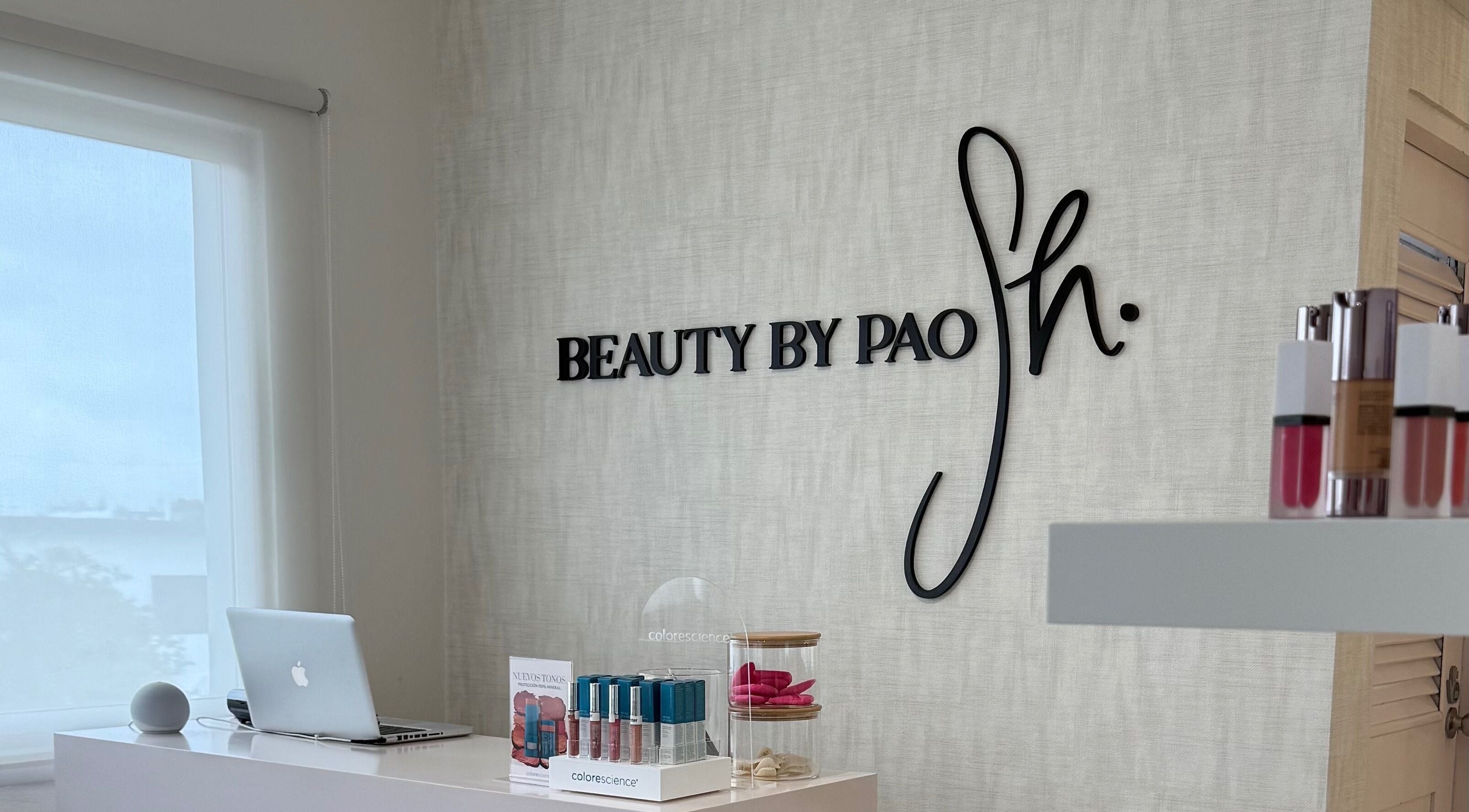 Recepción de Beauty by Pao Sh en Santiago De Los Caballeros, Santiago, DO con productos de belleza.