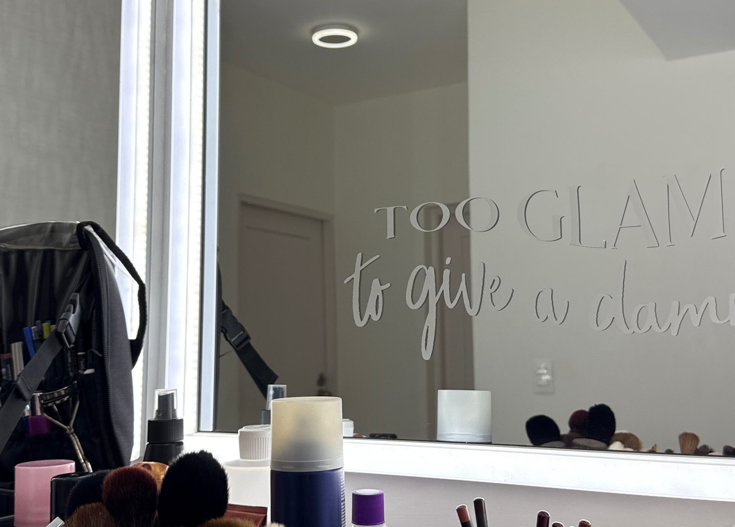 Tocador con frase inspiradora en Beauty by Pao Sh, Santiago De Los Caballeros, Santiago, DO.