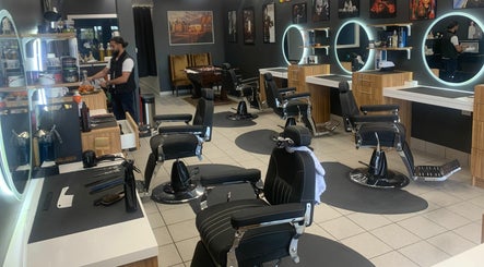 Legends Barbershop изображение 3