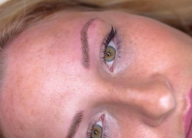 Stunning eyebrow artistry at G’lamore Ink & Beauty, Birmingham, England, GB. Enhance your natural beauty today.