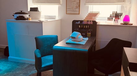 Dan Beauty and Holistic Therapies