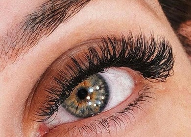 Close-up of lush lashes at Olivio George • Lash Designer • Extensão de Pestanas • in Lisboa, Lisboa, PT.