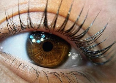 Close-up of lash extension at Olivio George • Lash Designer • Extensão de Pestanas • in Lisboa, Lisboa, PT.