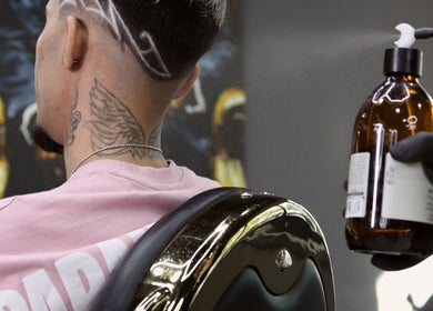 Design modern de tunsori la The Godfather Barbershop, București, București, RO.